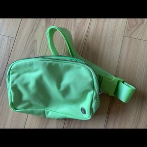 Lululemon everywhere belt bag